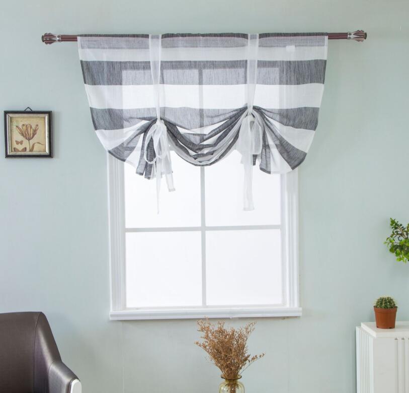 Cortinas cortas con diseño de cortina romana de rayas plisadas a la moda